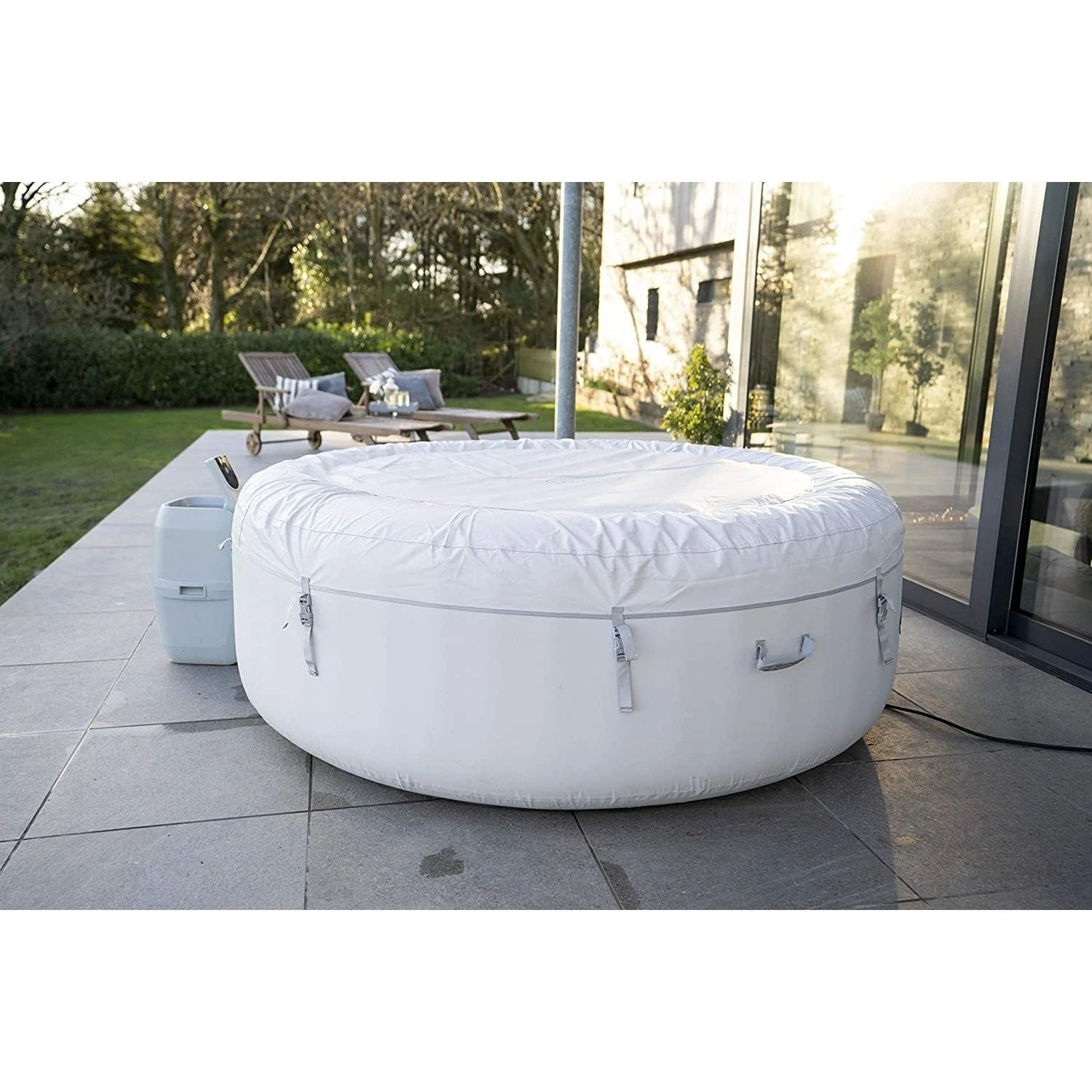Lay-z Spa Lay-Z-Spa® AirJet Paris - 6 Person Inflatable Hot Tub 10 Lay-z Spa Lay-Z-Spa® AirJet Paris - 6 Person Inflatable Hot Tub - Image 8