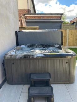 Jacuzzi® J235™ / J235IP™ - 6 Person Hot Tub With 1 Lounger 38 Jacuzzi® J235™ / J235IP™ - 6 Person Hot Tub With 1 Lounger -Outdoor Living Store J235IP2