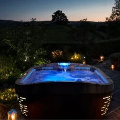 Jacuzzi® J575IP™ - 5-6 Person Hot Tub With 1 Lounger -Outdoor Living Store J575 Lifestlye