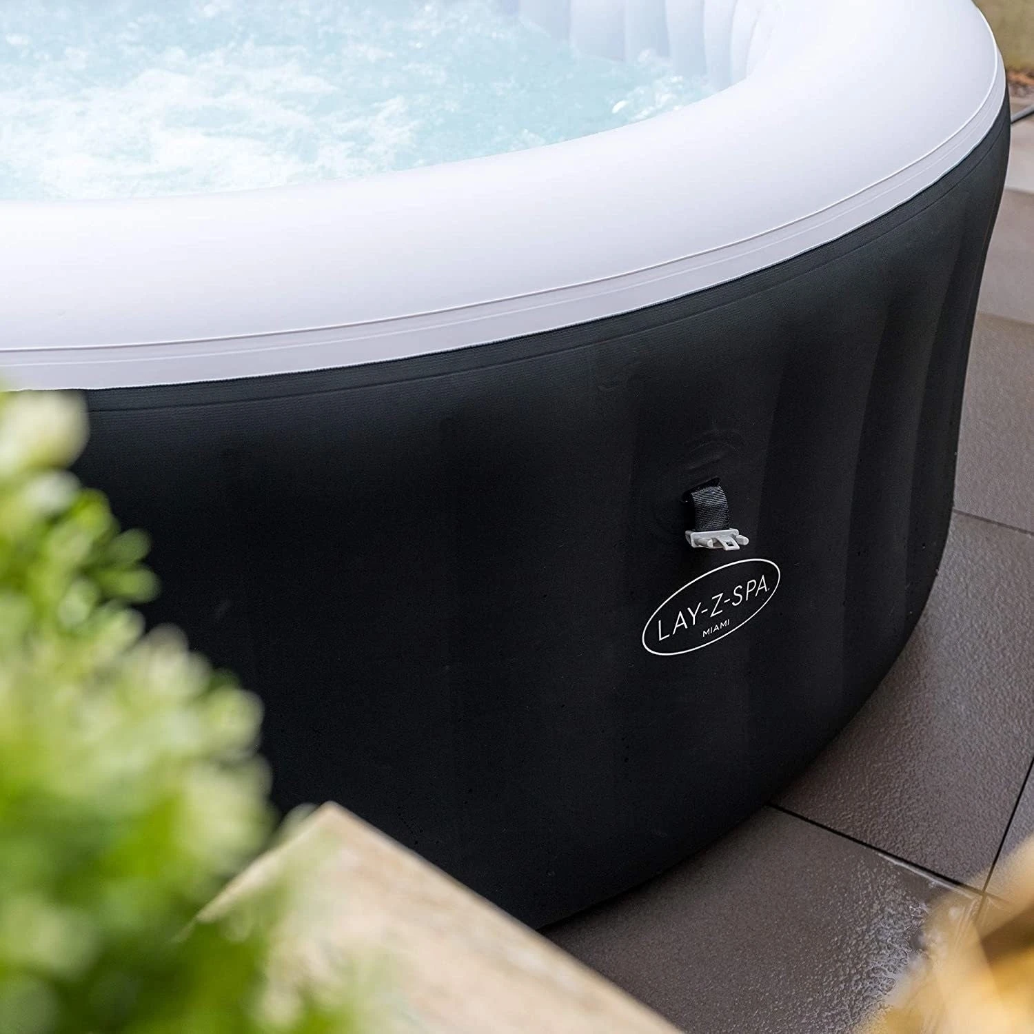 Lay-z Spa Lay-Z-Spa® AirJet Miami - 4 Person Inflatable Hot Tub 14 Lay-z Spa Lay-Z-Spa® AirJet Miami - 4 Person Inflatable Hot Tub - Image 12
