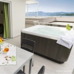 Jacuzzi® Lodge™ M - 4-5 Person Hot Tub 21 Jacuzzi® Lodge™ M - 4-5 Person Hot Tub -Outdoor Living Store Lodge M 5