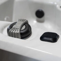 Sun & Soul™ 600™ - 6 Person Hot Tub With 1 Lounger -Outdoor Living Store Sun Soul600HotTub2