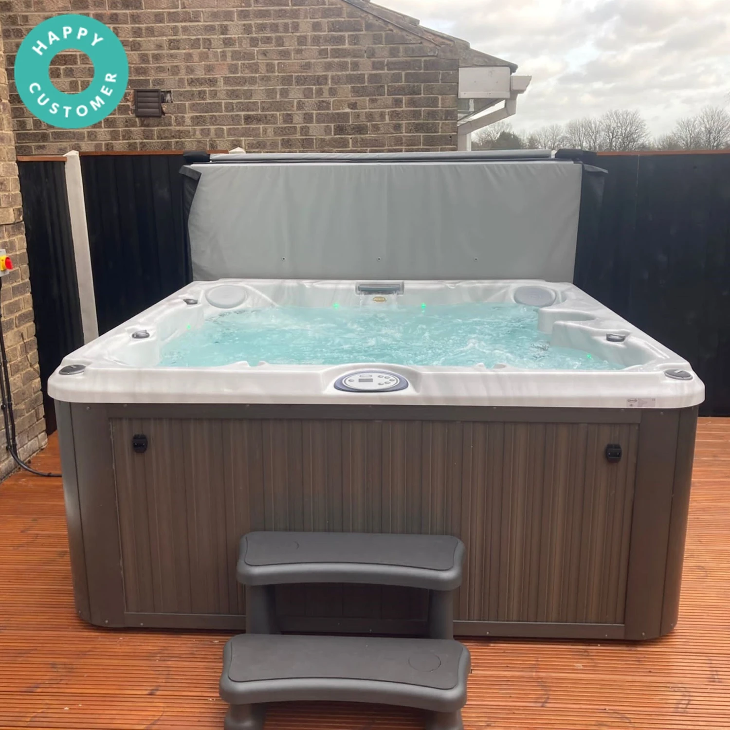 Jacuzzi® J245™ / J245IP™ - 7 Person Hot Tub 15 Jacuzzi® J245™ / J245IP™ - 7 Person Hot Tub - Image 14